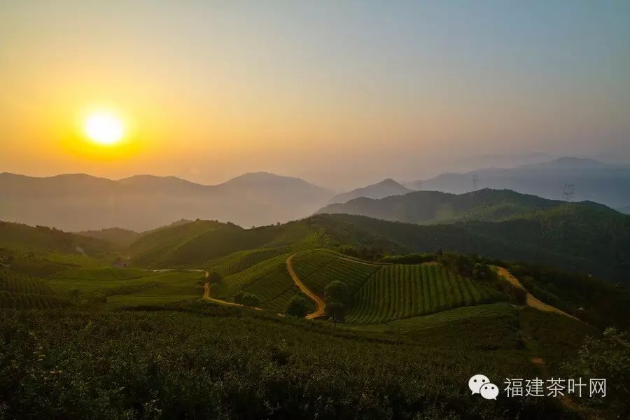 二,径山禅及径山茶会(一)径山和径山寺 径山为天目山支脉,山势