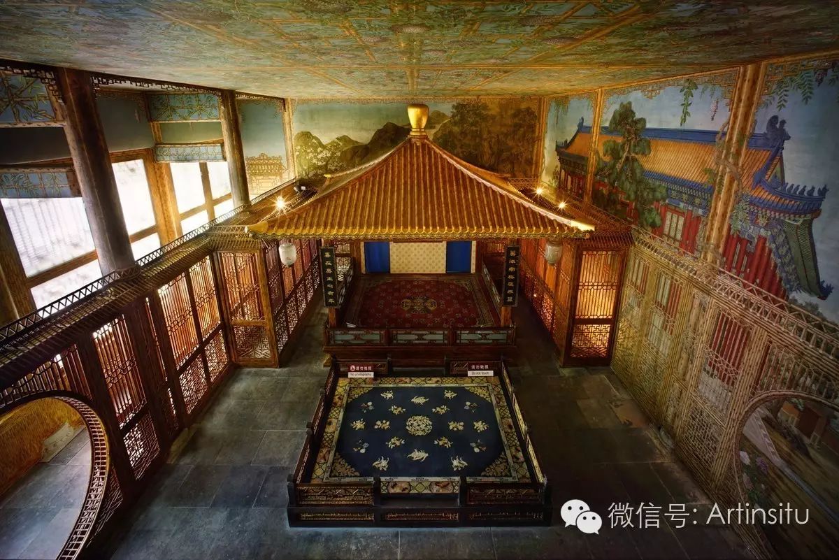 倦勤斋内小戏台以及周围的通景画
