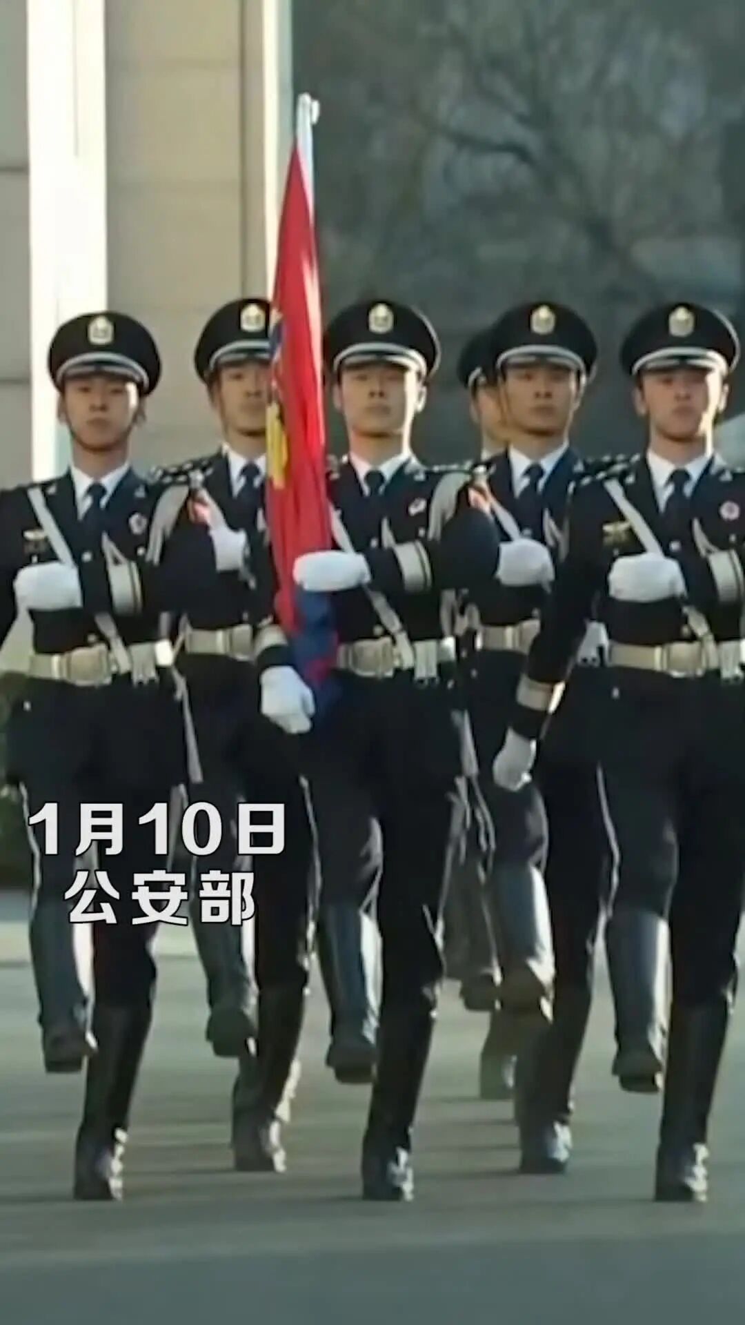 公安部正式公布警礼服样式！（附多张细节图）-1