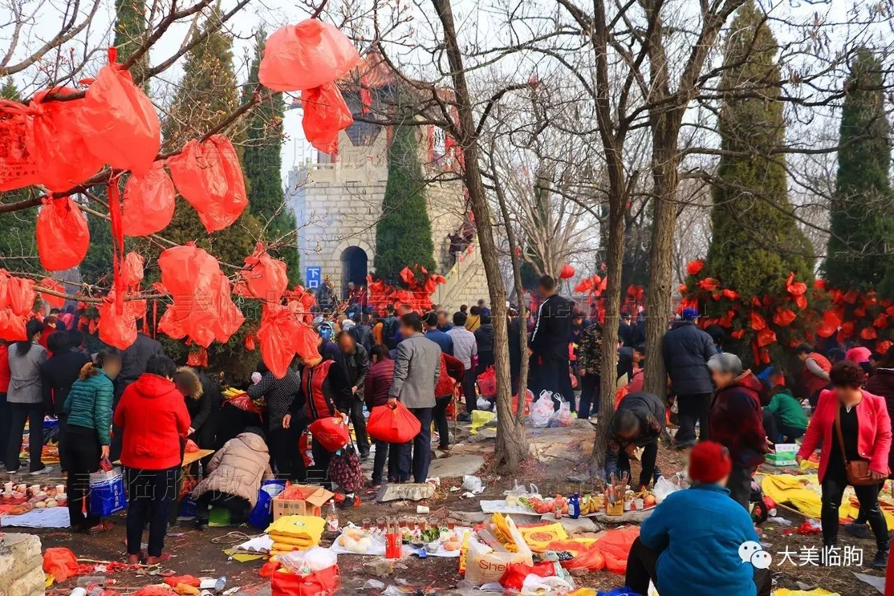 跟我们一起逛庙会吧,海浮山上三月三,人挨人,肩贴肩,热闹非凡(附多图)