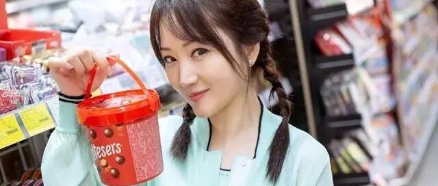 杨钰莹天天卖少女人设不累吗?不过人家底子好,怎么打扮都漂亮!