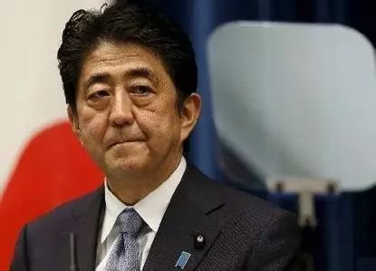 日本出大事了!安倍或成第二个朴槿惠,绊倒他的.......