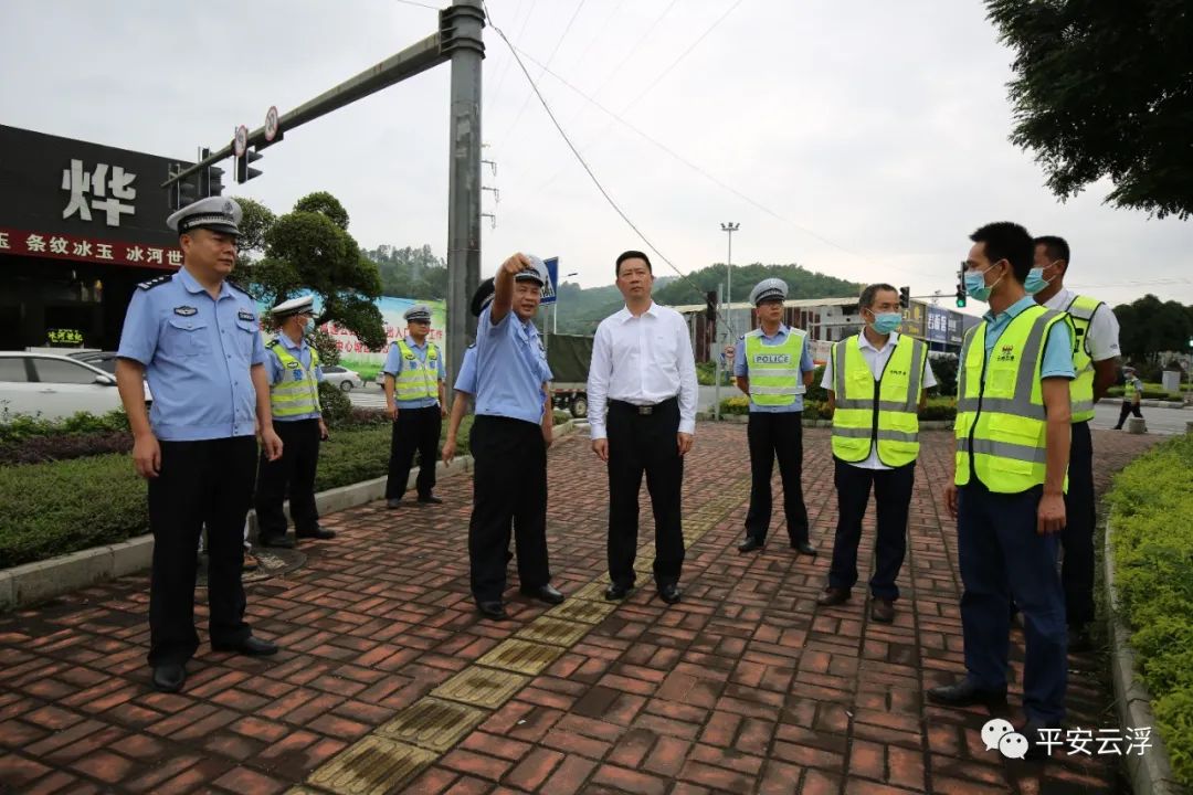 超前谋划,严密部署,副市长,市公安局党委书记,局长李雄光及早召开全市