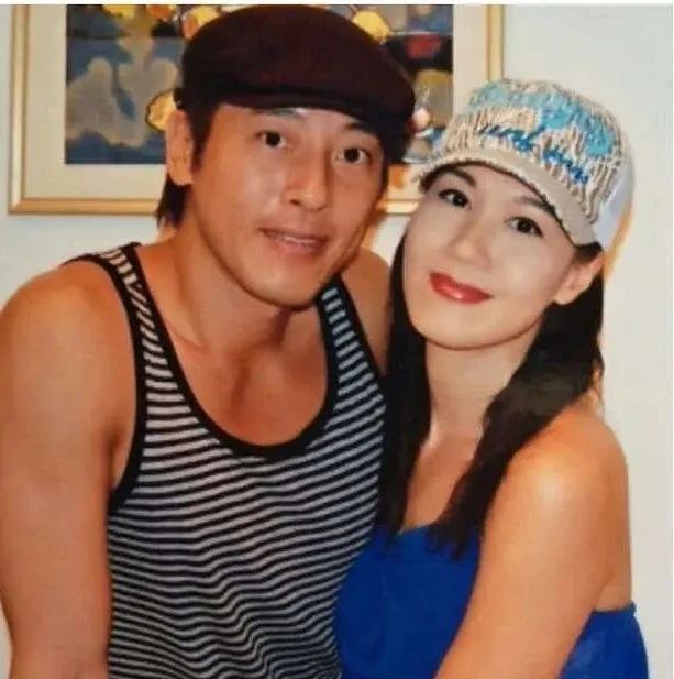 吕颂贤与妻子结婚26年,坚持不生孩子不吃肉,54岁近照令人意外
