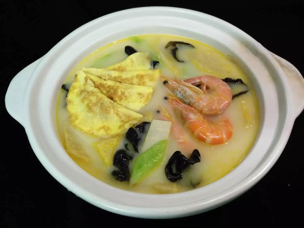 舌尖上的朝外 大厨教您做三鲜蛋饺