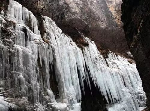 瀑布凍結，冰掛高懸，河南這些地方藏著壯麗的冬日奇景 旅行 第9張