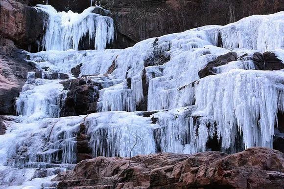 瀑布凍結，冰掛高懸，河南這些地方藏著壯麗的冬日奇景 旅行 第3張