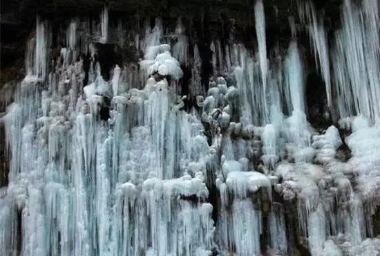 瀑布凍結，冰掛高懸，河南這些地方藏著壯麗的冬日奇景 旅行 第14張