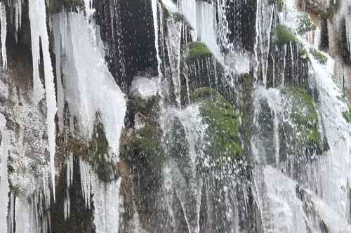瀑布凍結，冰掛高懸，河南這些地方藏著壯麗的冬日奇景 旅行 第11張