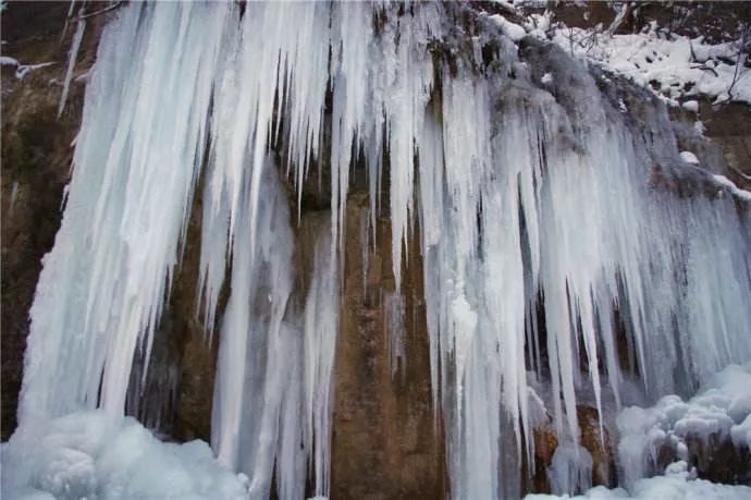 瀑布凍結，冰掛高懸，河南這些地方藏著壯麗的冬日奇景 旅行 第8張