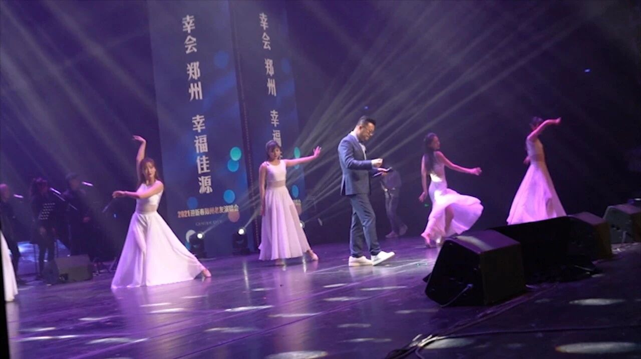 老友演唱会，即将上线，敬请期待-1