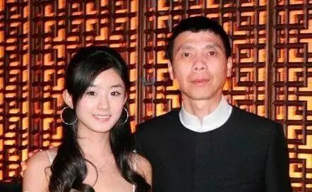 赵丽颖成为最受欢迎女演员,她跟冯小刚还有这关系?