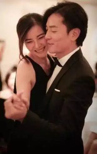 他曾红过刘德华,与陈小春是兄弟,如今......