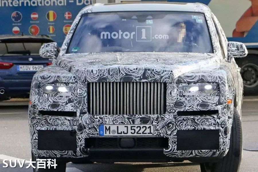 攥着700万买哪款suv?劳斯莱斯库里南适合你