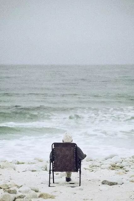 走出考场的瞬间，满脸都是自信的上扬