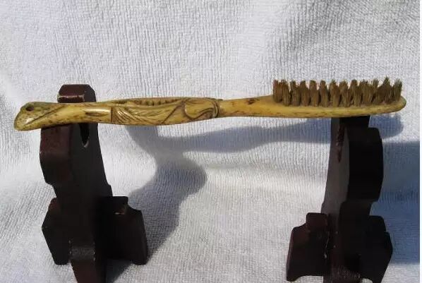 蓝瘦香菇，古人竟然这般刷牙