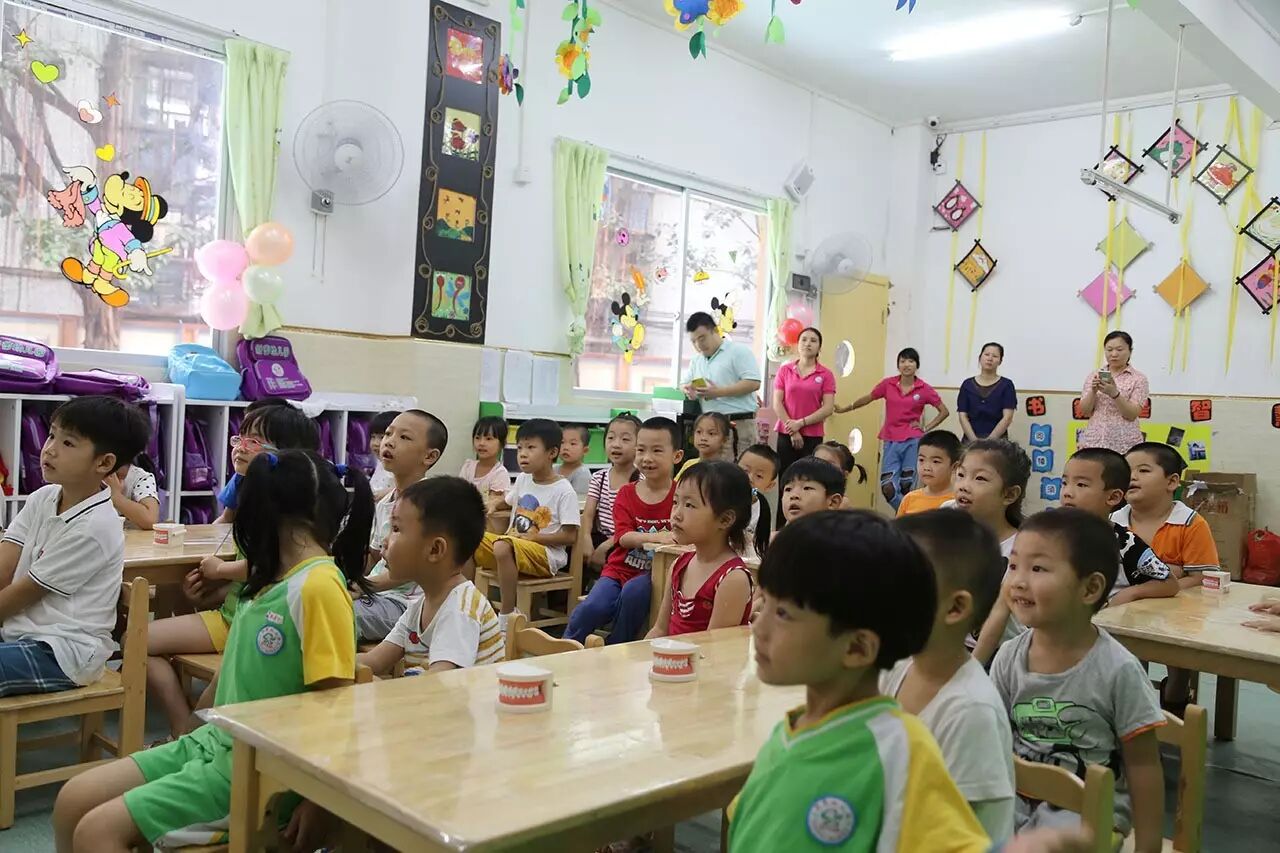 『爱齿中国行』公益校园活动首场完美启航