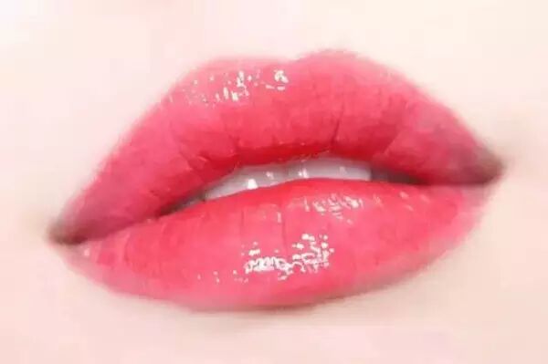 请收下这份美丽制胜的神器，才配得上你的口红