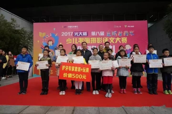 原来小孩的艺术感都是这样培养出来的…