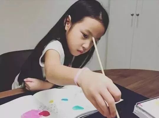 原来小孩的艺术感都是这样培养出来的…
