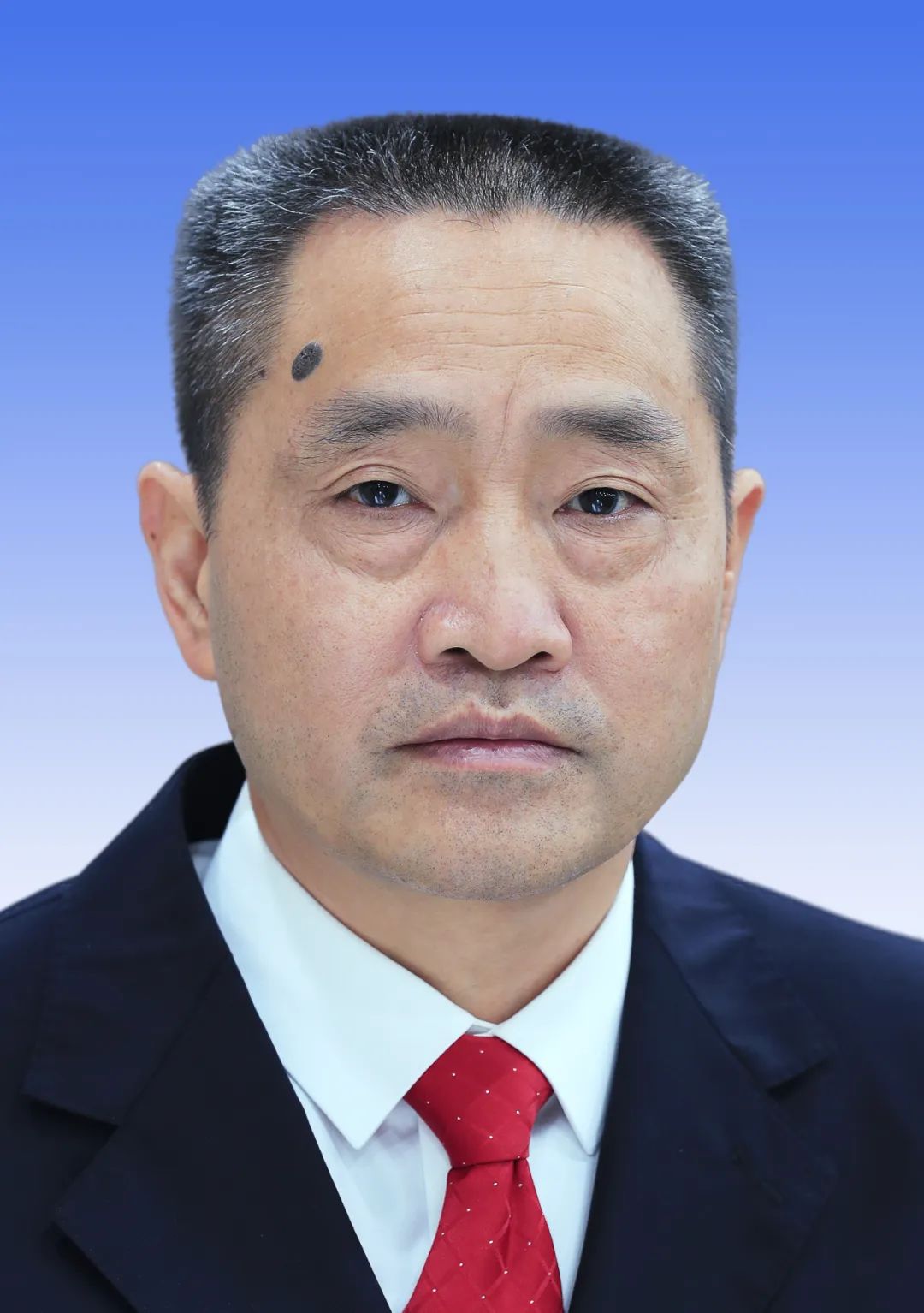 新一届中共泸州市委常委会产生杨林兴当选市委书记