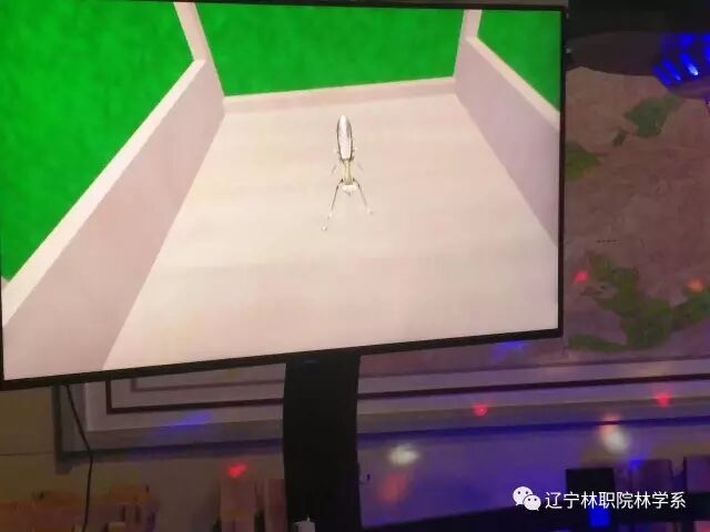 林业技术专业教学资源库数字标本馆引进VR设备， 实现虚拟与现实的深度融合