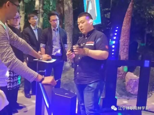 林业技术专业教学资源库数字标本馆引进VR设备， 实现虚拟与现实的深度融合