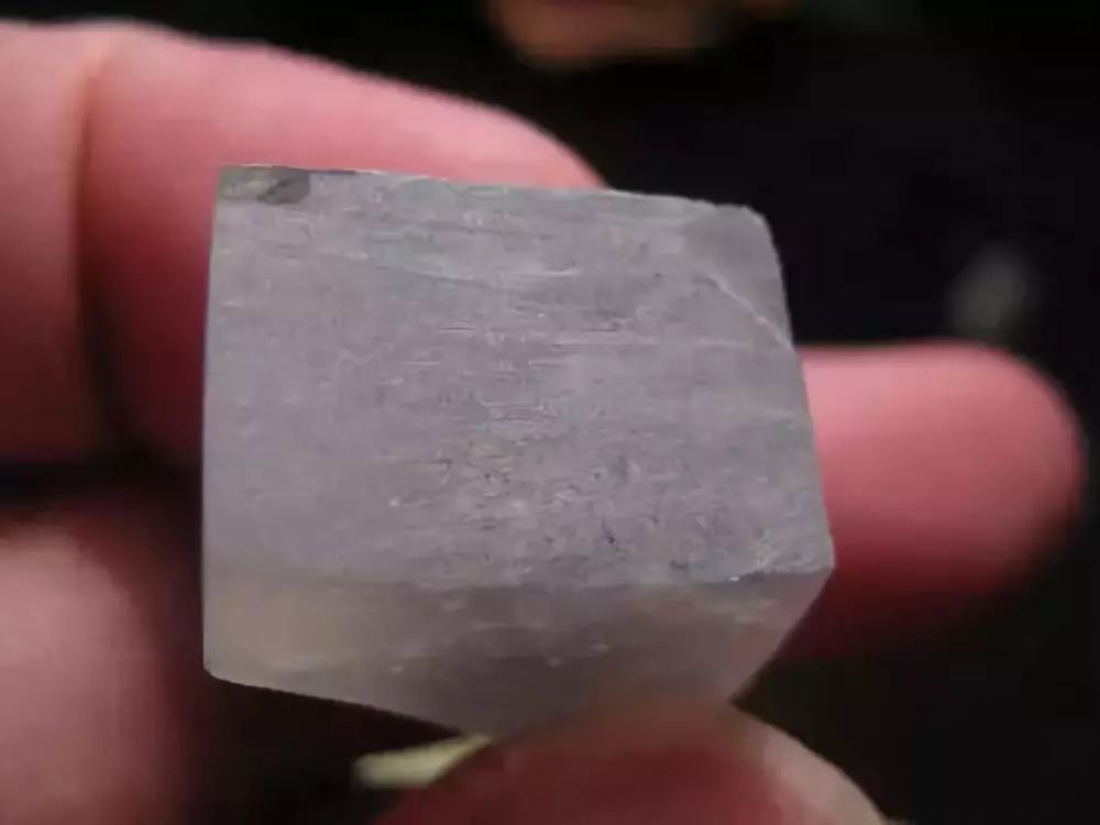 切面剖析,告诉你切翡翠原石为什么要挑种老的料子?