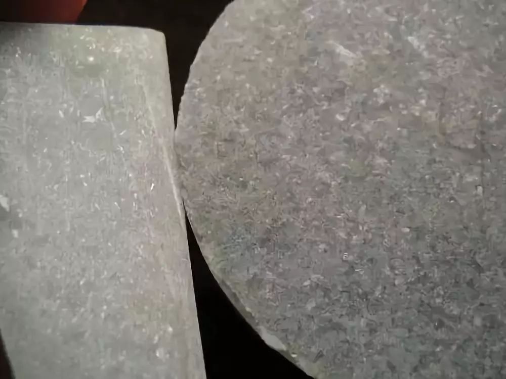 切面剖析,告诉你切翡翠原石为什么要挑种老的料子?