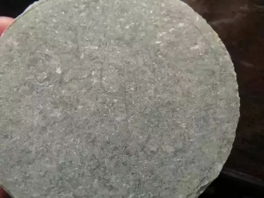 切面剖析,告诉你切翡翠原石为什么要挑种老的料子?