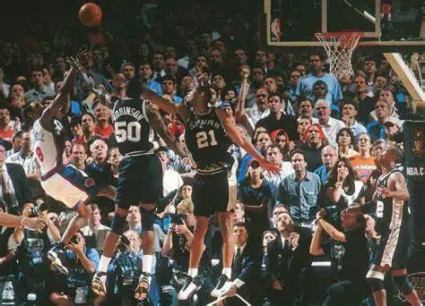 Tim Duncan Rare SI Photos - Sports Illustrated