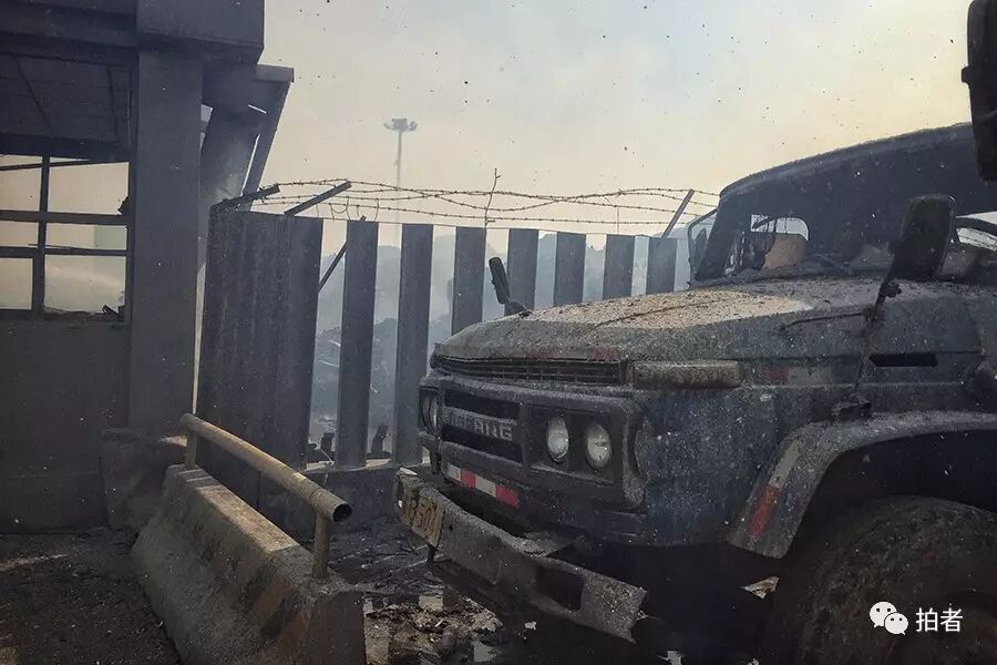 天津港火海12小时救援录:火势凶猛方圆三公里可见