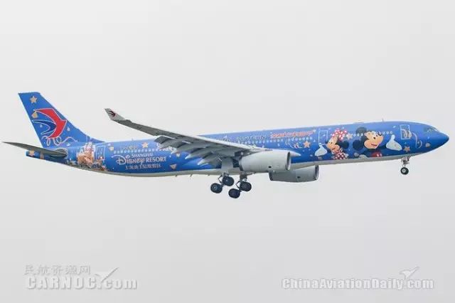 图:东航b-6120号a330-300型飞机.( 民航图库图片,摄影: dg_w)
