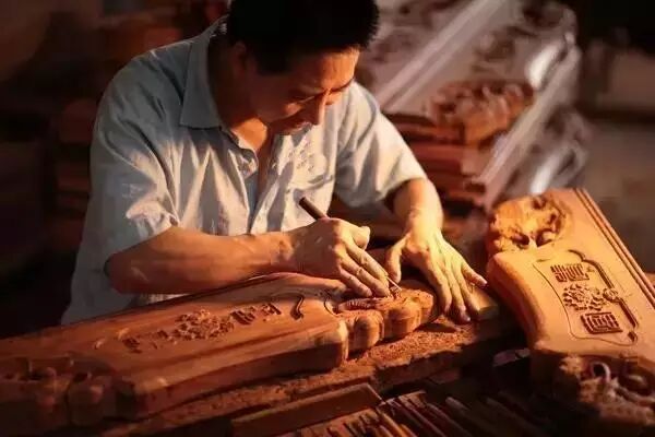 料贵工更贵，探索红木家具制作流程