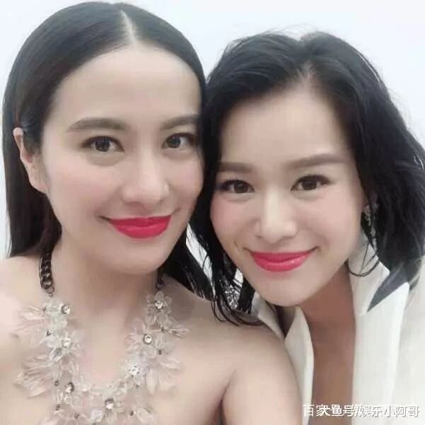 胡杏儿晒与叶璇的同框照,当年的丫鬟和千金小姐命运大不同