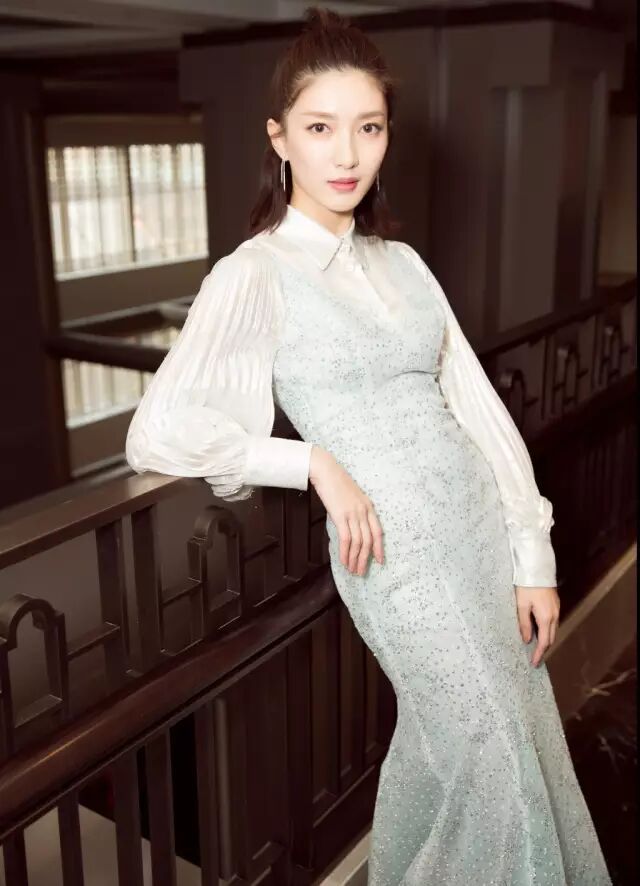 江疏影宋佳告诉你:开春最流行的四大元素,赶紧get!