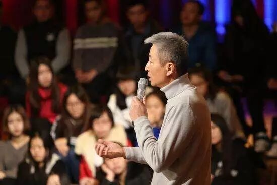 揭秘《朗读者》、《见字如面》的夺心术：讲好一个故事的秘密