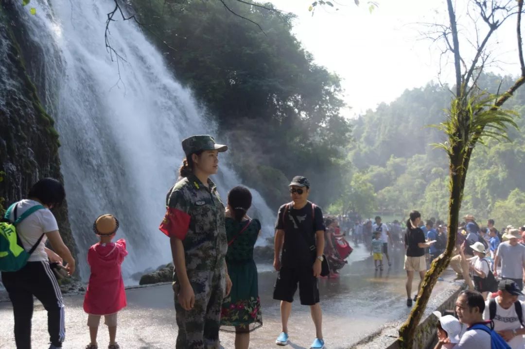 水下孔景区_小七孔景区_章金莱小七龄童七小龄童