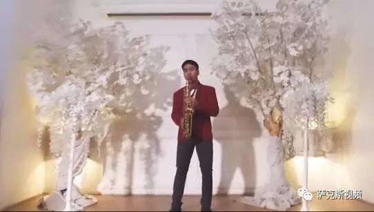 Bruno Mars -《Versace on The Floor》