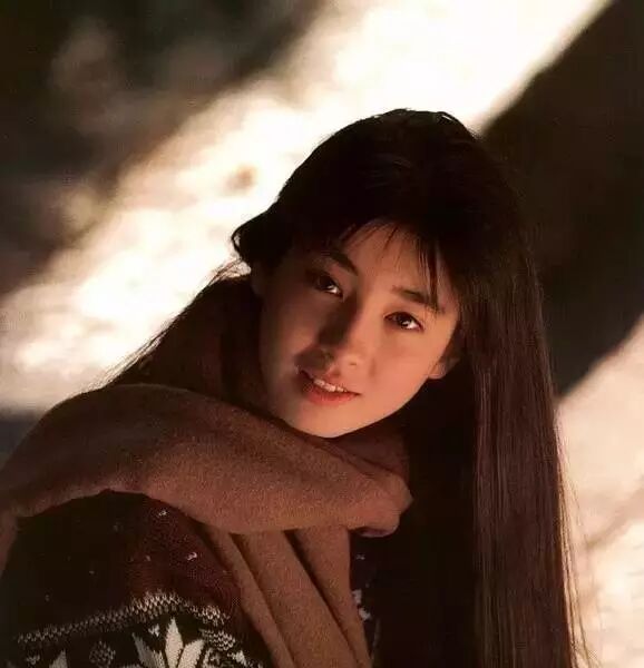 宫泽理惠又火了.这回没有裸照,摆脱了母亲的阴影,她终于找到演员该有的尊严