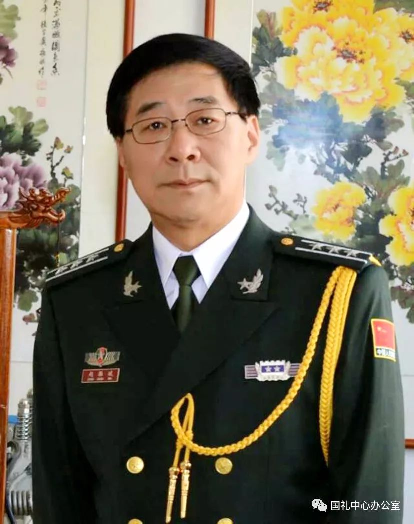 中国人民解放军辽宁陆军预备役步兵第192师上校,毕业於中华研修大学
