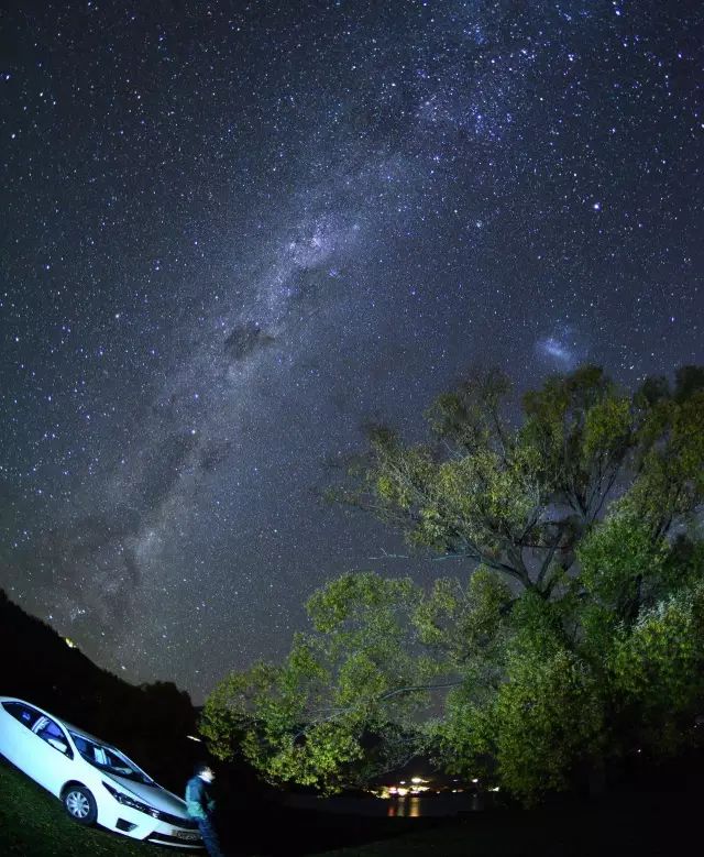 在新西兰银河星空下的自拍