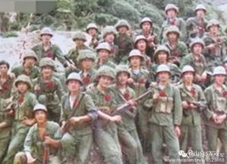 时任步兵第138师医院化验员,1985年5月在云南老山前线入党