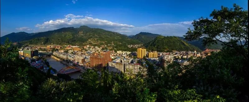 马边话,彝语 住址:四川盆地西南边缘小凉山区,地处四川省乐山市,宜宾