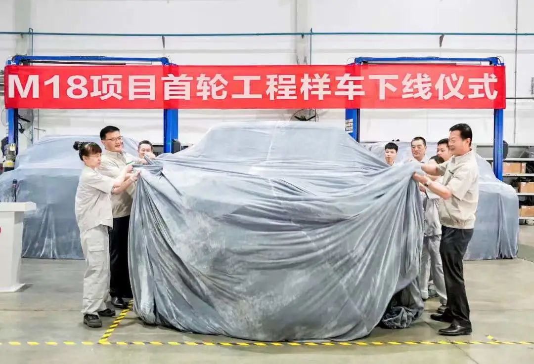 东风M品牌首车“亮相”：M18样车下线，中国版悍马“猛士科技”造|飞灵