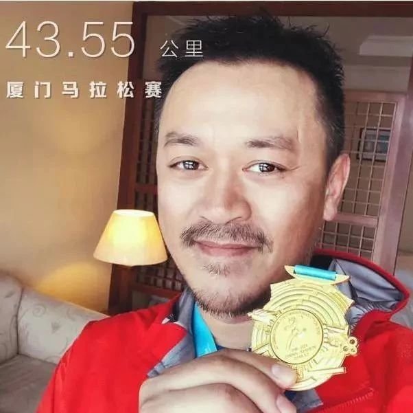 王学兵被封杀后身材发福,现在这么圆润了?