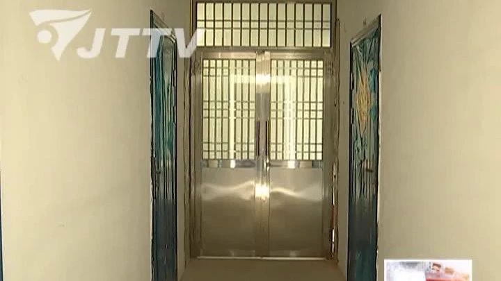 【政风热线】金池花园 为私利占用通道 公共空间岂是“自留地”