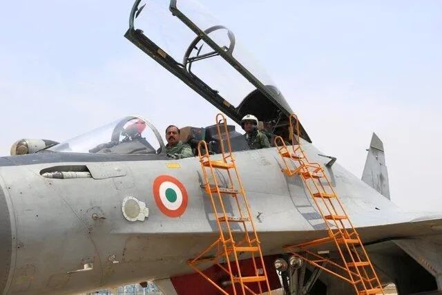 歼20被锁定了?印度空军宣布破解隐身技术，能轻松击落五代机