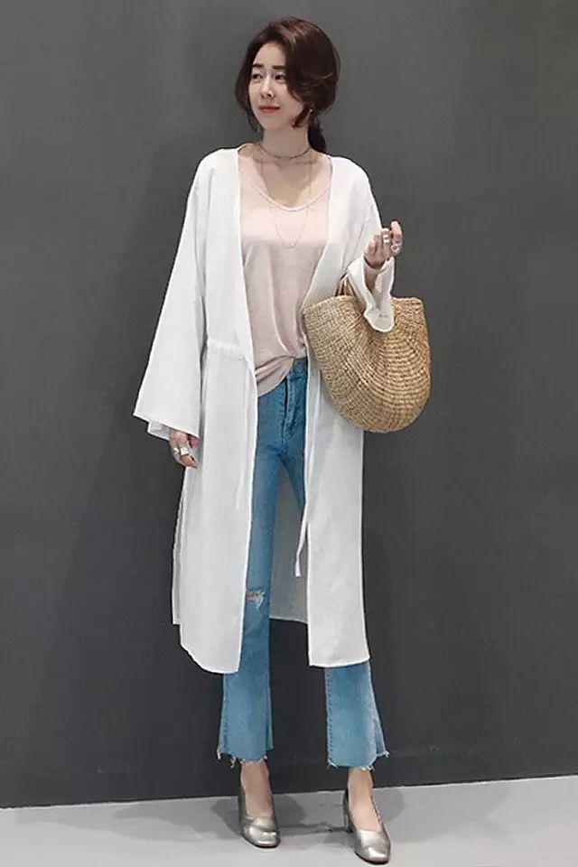 喜欢印花的妹子可以在内搭上做文