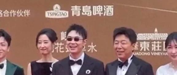 “王一博缺席成热搜!红毯背后,粉丝文化悄现500万支持!”